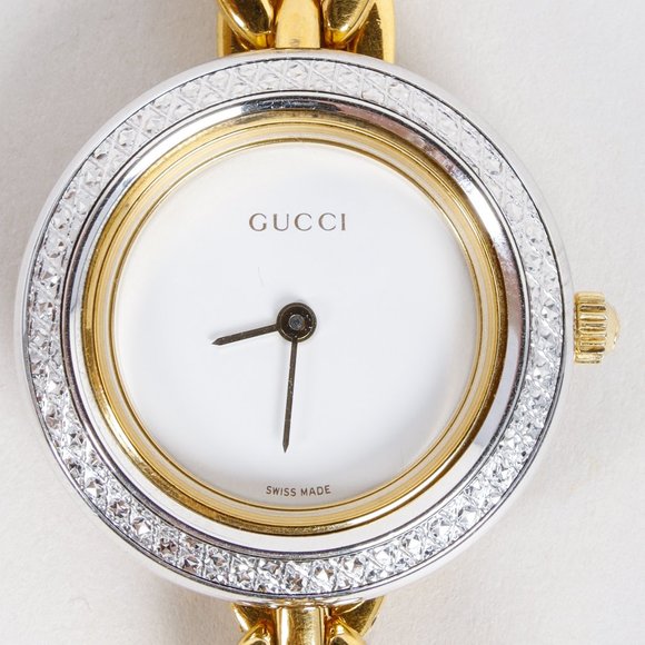 SOLD Gucci Vintage Interchangeable Bezel Watch - Picture 3 of 10